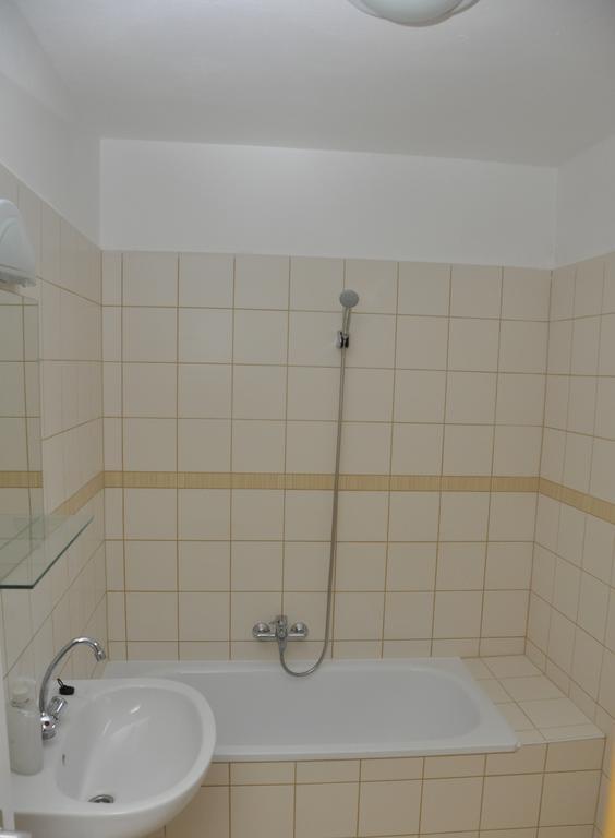 Sarok Apartmanhaz Szekszard Hotel Quarto foto